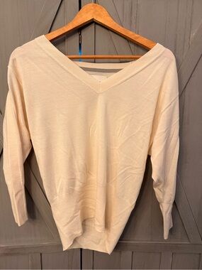Brochu Walker — The Fey Vee Extra Fine Merino Wool Sweater in Cream